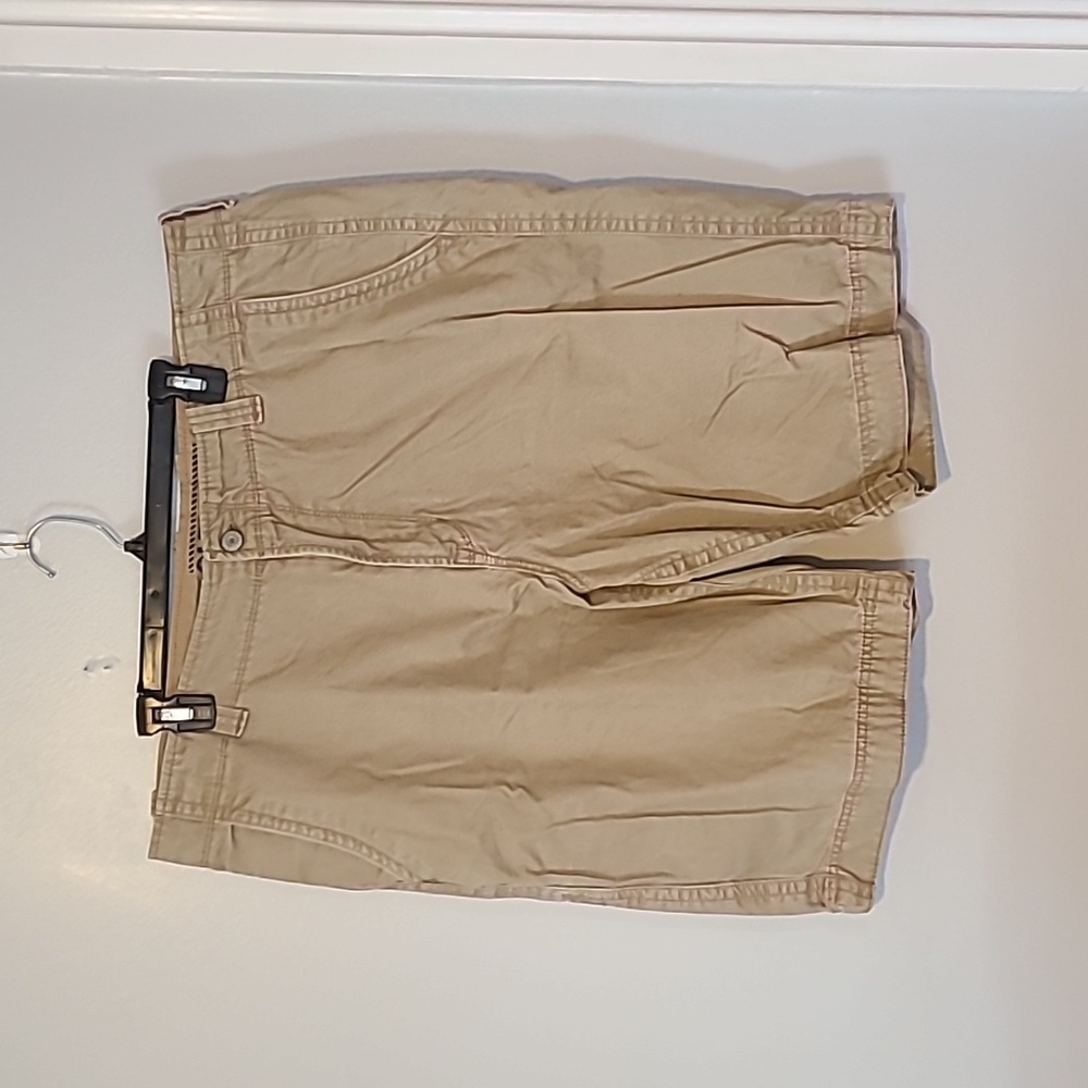 Men's Old Navy cargo shorts size 38 tan